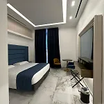 Maison Tritone 4* Rom