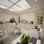 Maison Tritone 4* Rom