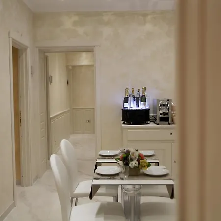 Maison Tritone 4* Rom