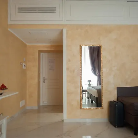 Maison Tritone Pensión 4*