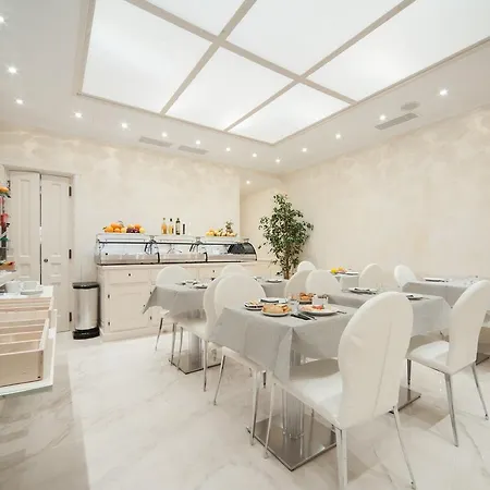 Pensionat Maison Tritone 4*